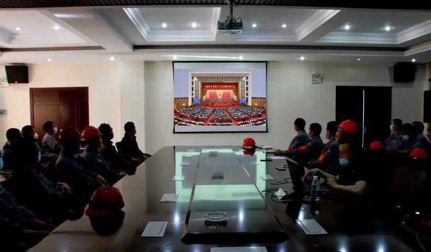 學習二十大、永遠跟黨走、奮進新征程！楚勝集團組織全體